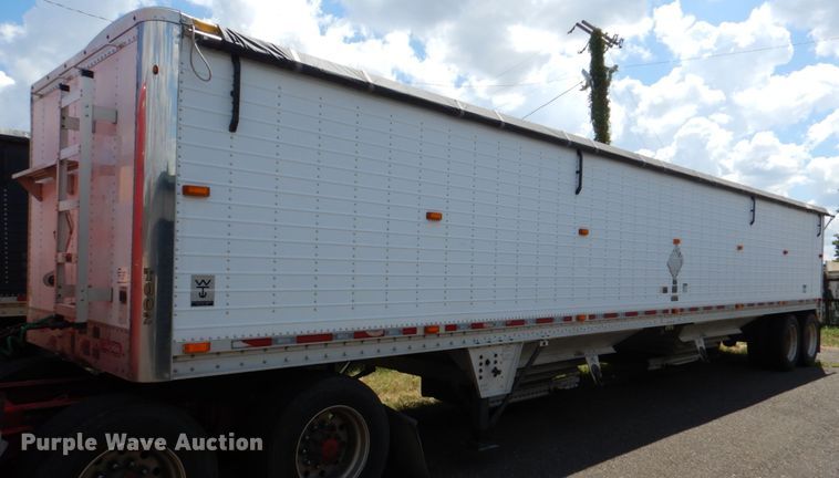 image for item DL0572 2012 Wilson DWH-550 Pace Setter  grain trailer