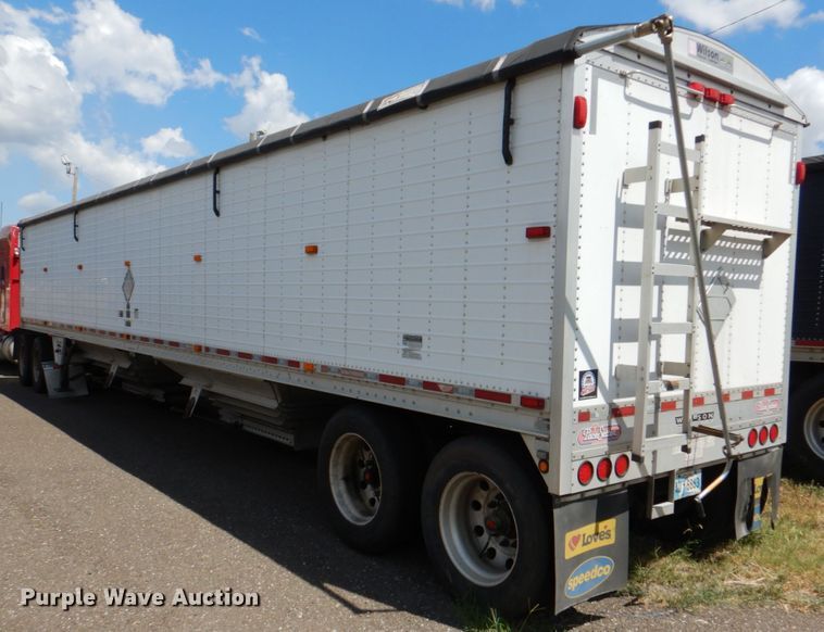 image for item DL0572 2012 Wilson DWH-550 Pace Setter  grain trailer