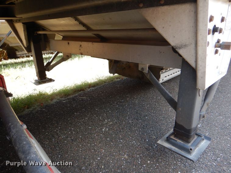 image for item DL0572 2012 Wilson DWH-550 Pace Setter  grain trailer