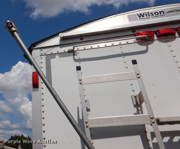 image for item DL0572 2012 Wilson DWH-550 Pace Setter  grain trailer