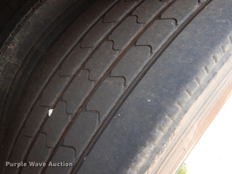 image for item DL0572 2012 Wilson DWH-550 Pace Setter  grain trailer