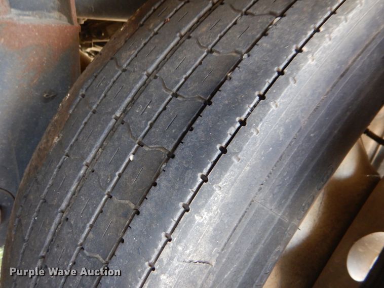 image for item DL0572 2012 Wilson DWH-550 Pace Setter  grain trailer