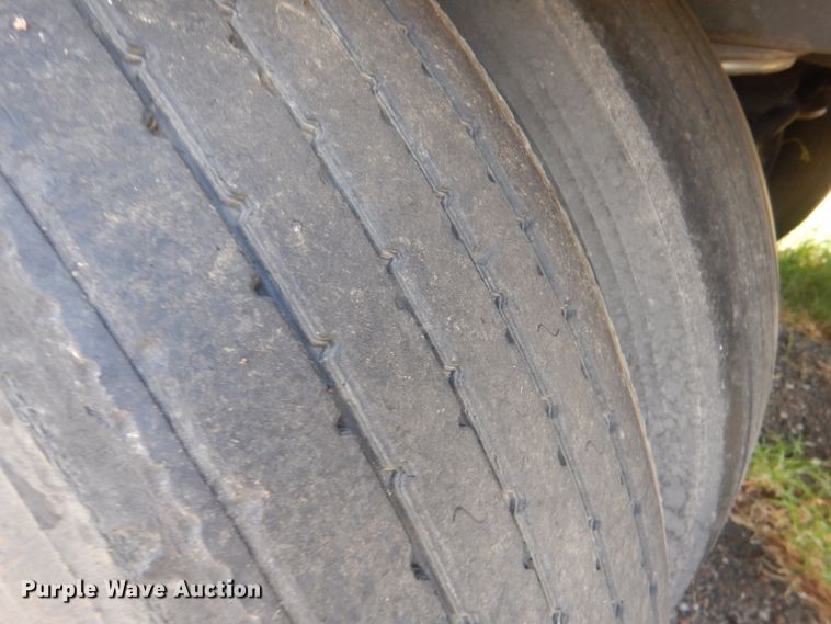 image for item DL0572 2012 Wilson DWH-550 Pace Setter  grain trailer