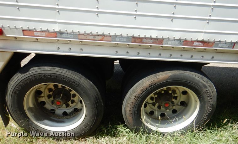 image for item DL0572 2012 Wilson DWH-550 Pace Setter  grain trailer