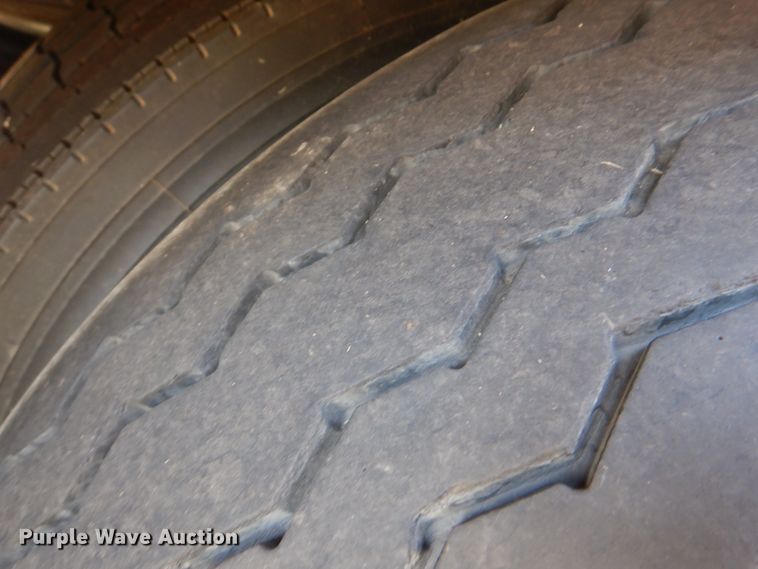 image for item DL0572 2012 Wilson DWH-550 Pace Setter  grain trailer