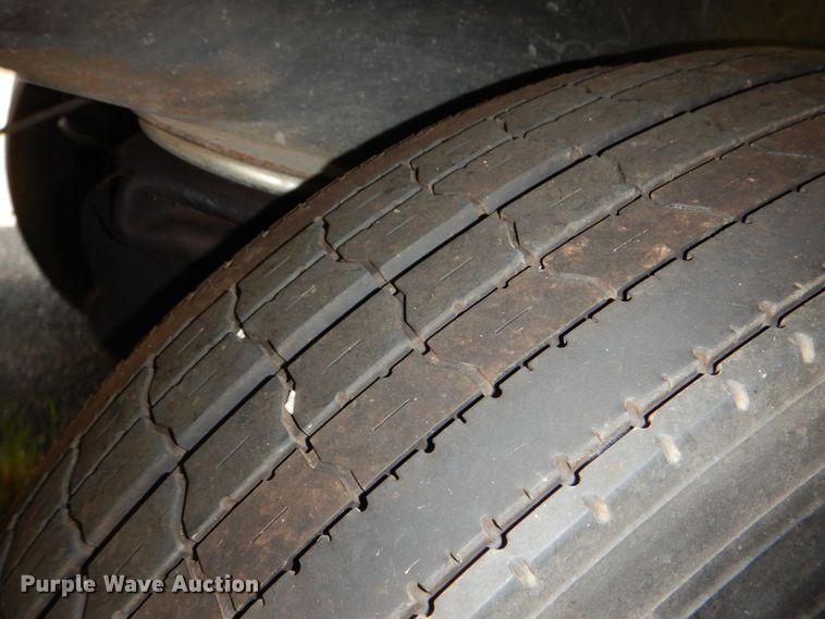 image for item DL0572 2012 Wilson DWH-550 Pace Setter  grain trailer