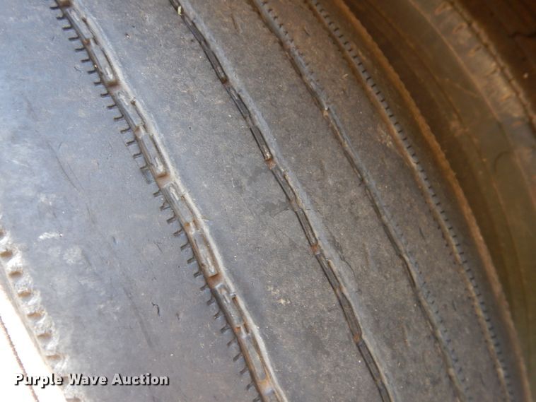 image for item DL0572 2012 Wilson DWH-550 Pace Setter  grain trailer