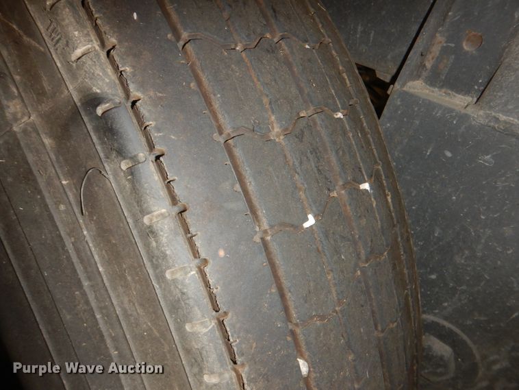 image for item DL0572 2012 Wilson DWH-550 Pace Setter  grain trailer