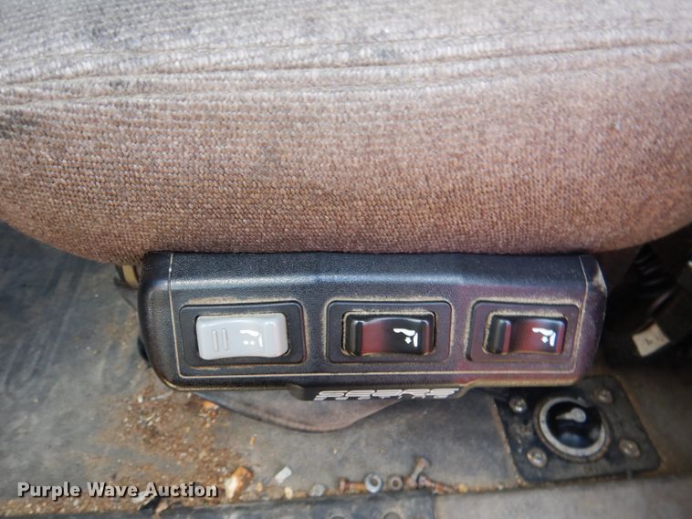 image for item DL0573 2013 Freightliner Cascadia 125  semi truck