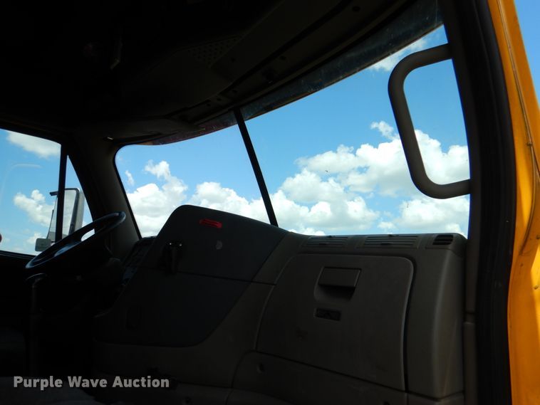 image for item DL0573 2013 Freightliner Cascadia 125  semi truck