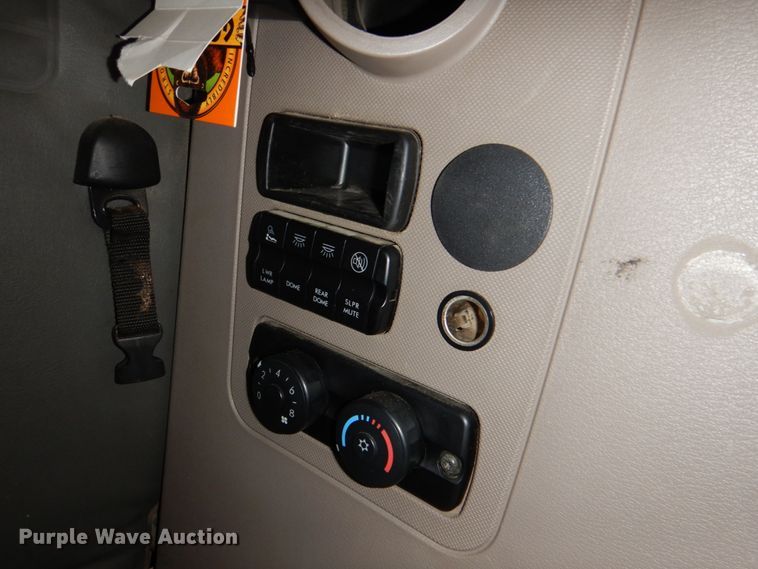 image for item DL0573 2013 Freightliner Cascadia 125  semi truck