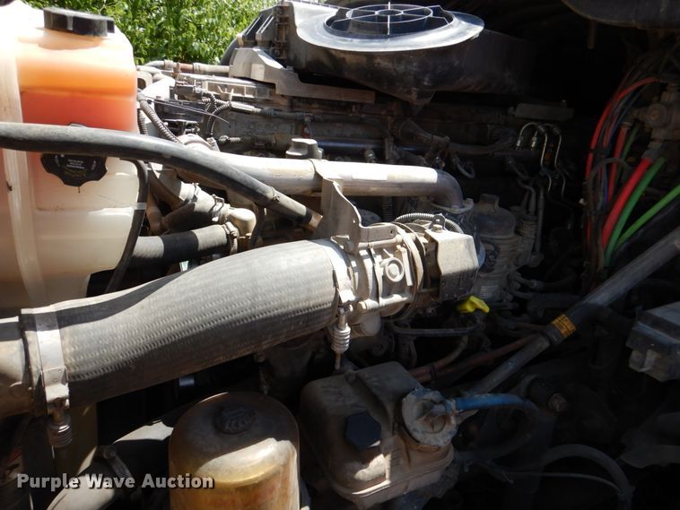 image for item DL0573 2013 Freightliner Cascadia 125  semi truck