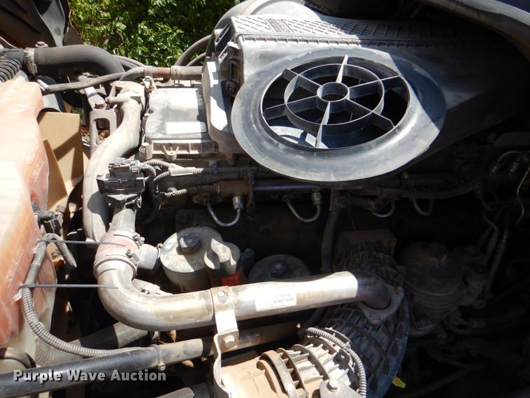 image for item DL0573 2013 Freightliner Cascadia 125  semi truck