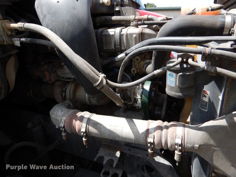 image for item DL0573 2013 Freightliner Cascadia 125  semi truck