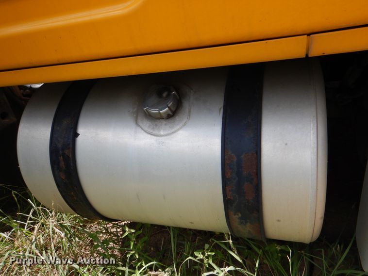 image for item DL0573 2013 Freightliner Cascadia 125  semi truck