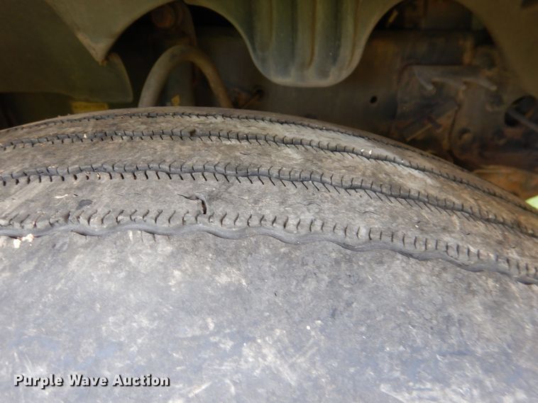 image for item DL0573 2013 Freightliner Cascadia 125  semi truck