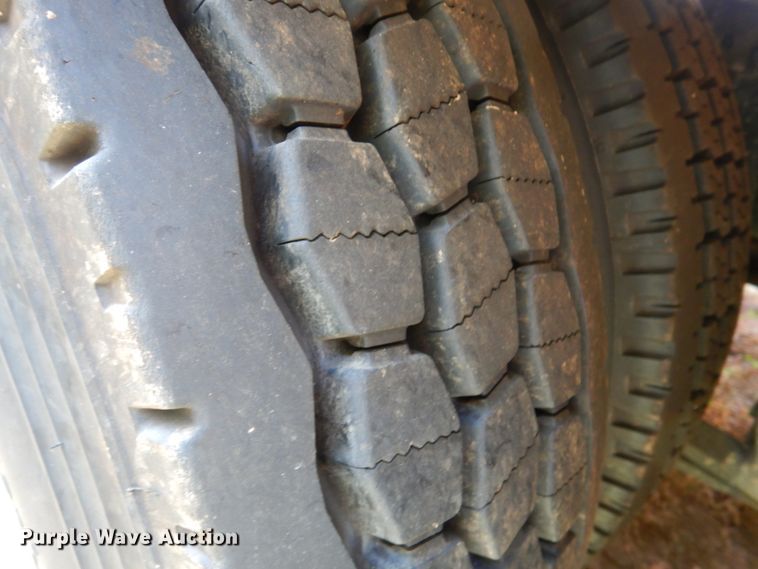 image for item DL0573 2013 Freightliner Cascadia 125  semi truck