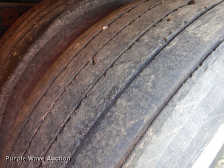 image for item DL0573 2013 Freightliner Cascadia 125  semi truck