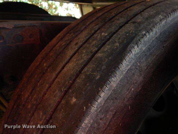 image for item DL0573 2013 Freightliner Cascadia 125  semi truck