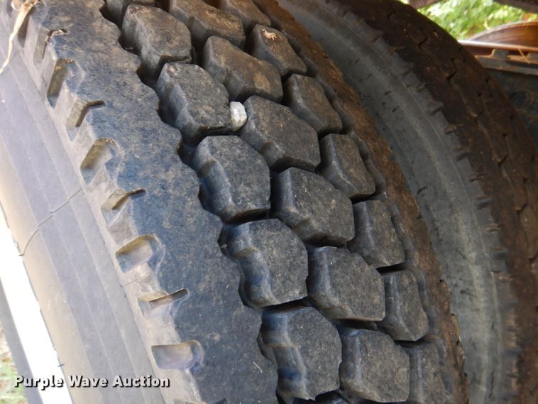 image for item DL0573 2013 Freightliner Cascadia 125  semi truck