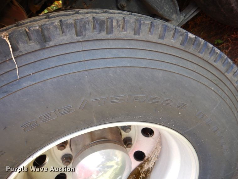 image for item DL0573 2013 Freightliner Cascadia 125  semi truck