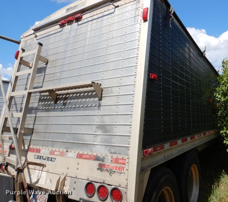 image for item DL0574 2010 Wilson DWH-550CB Commander  grain trailer