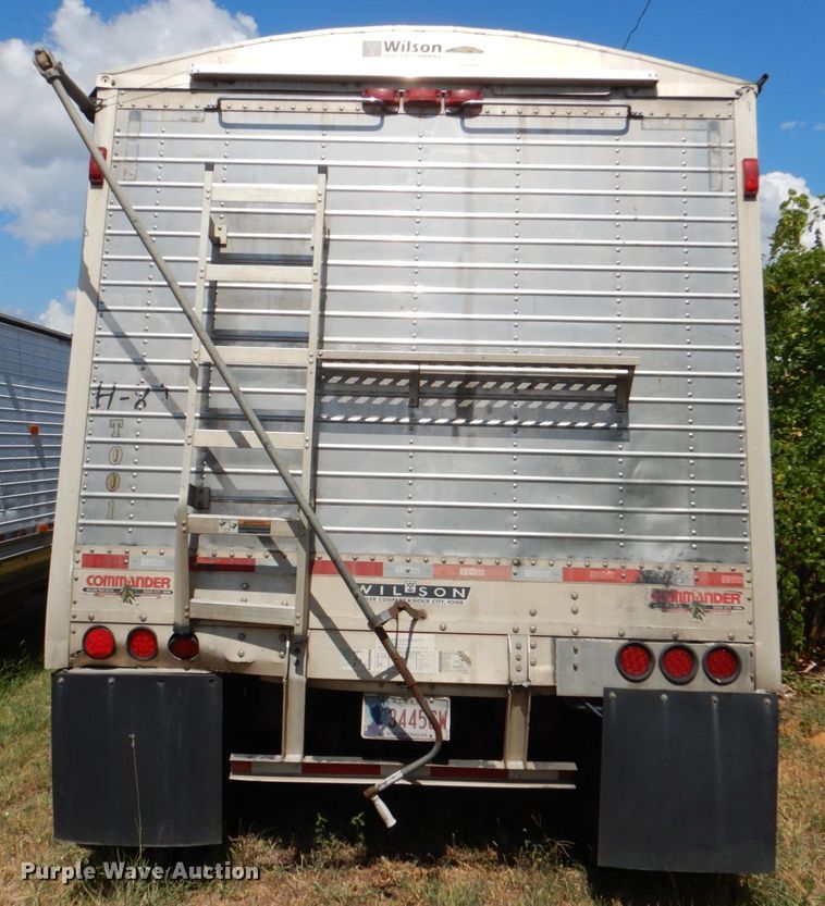 image for item DL0574 2010 Wilson DWH-550CB Commander  grain trailer