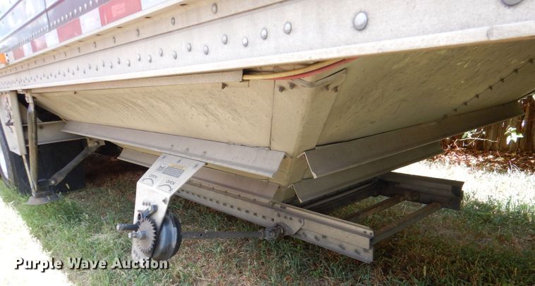 image for item DL0574 2010 Wilson DWH-550CB Commander  grain trailer