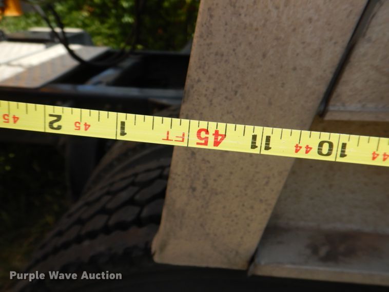 image for item DL0574 2010 Wilson DWH-550CB Commander  grain trailer