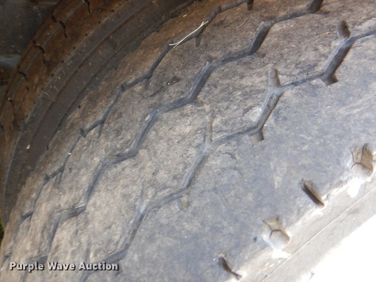 image for item DL0574 2010 Wilson DWH-550CB Commander  grain trailer