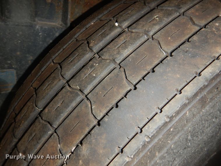 image for item DL0574 2010 Wilson DWH-550CB Commander  grain trailer