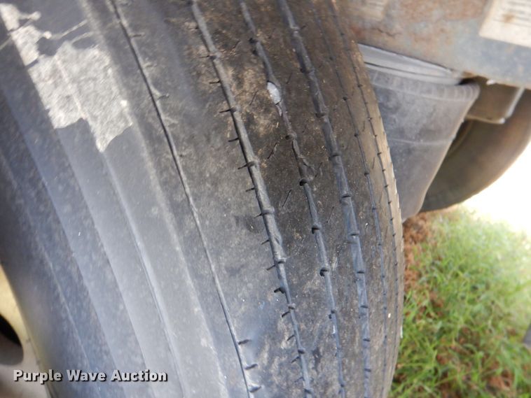 image for item DL0574 2010 Wilson DWH-550CB Commander  grain trailer