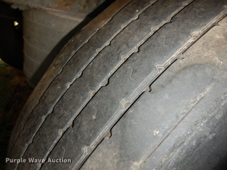 image for item DL0574 2010 Wilson DWH-550CB Commander  grain trailer