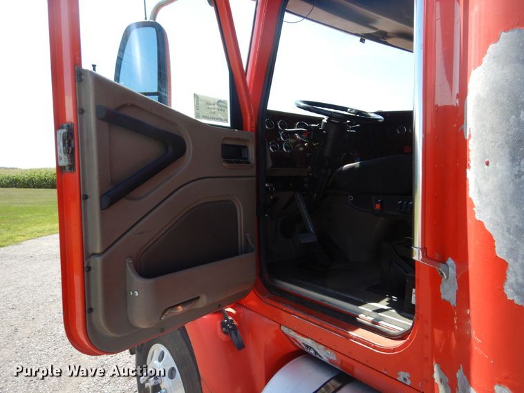 image for item DL6255 2006 International Eagle 9200i  semi truck