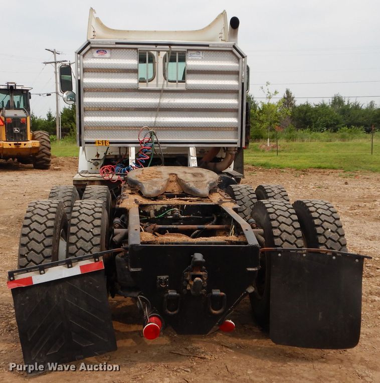 image for item DM4342 2002 Sterling A9500  semi truck