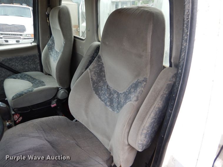 image for item DM4342 2002 Sterling A9500  semi truck