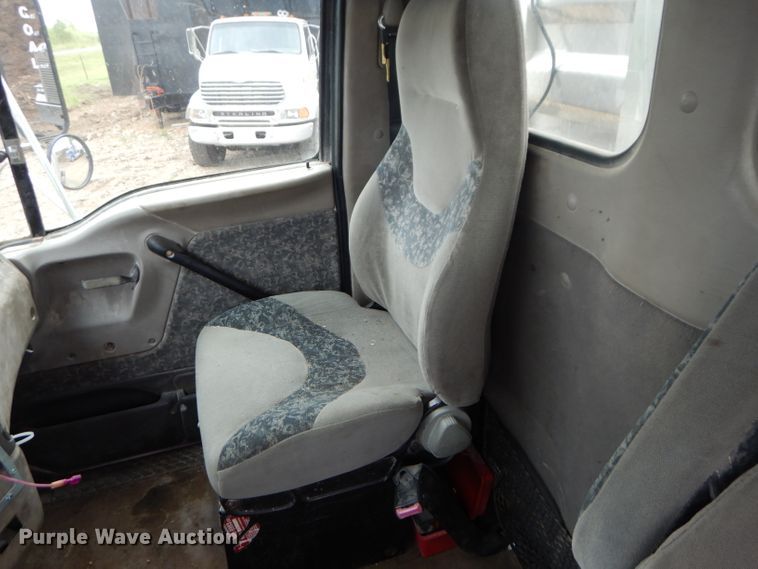 image for item DM4342 2002 Sterling A9500  semi truck