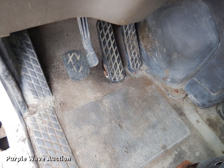 image for item DM4342 2002 Sterling A9500  semi truck