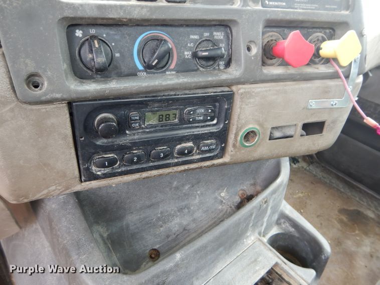 image for item DM4342 2002 Sterling A9500  semi truck