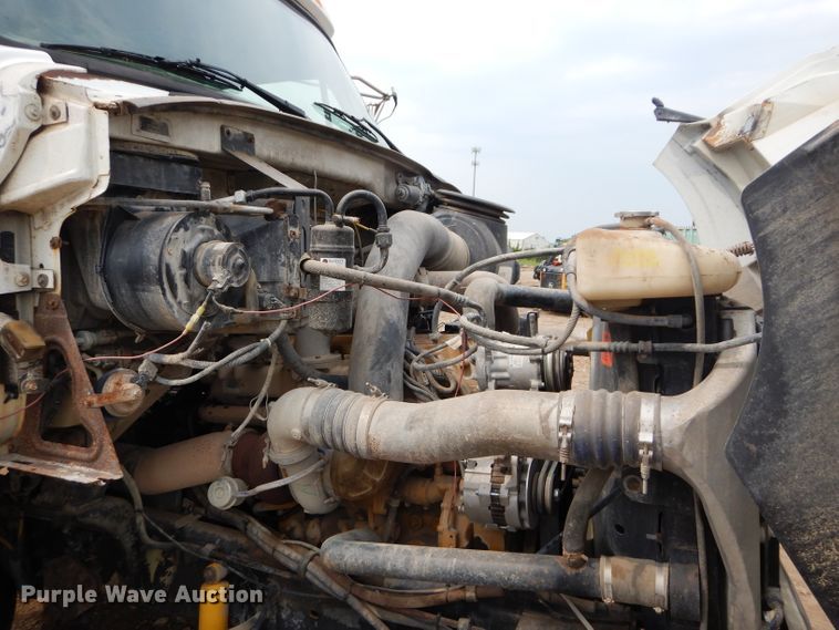 image for item DM4342 2002 Sterling A9500  semi truck