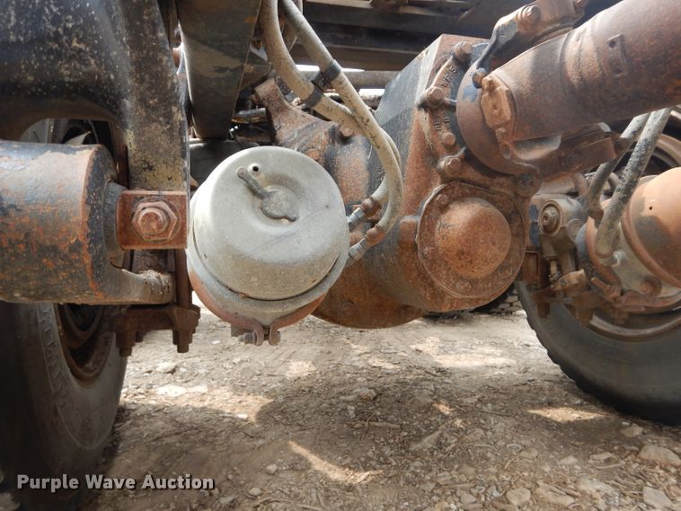 image for item DM4342 2002 Sterling A9500  semi truck