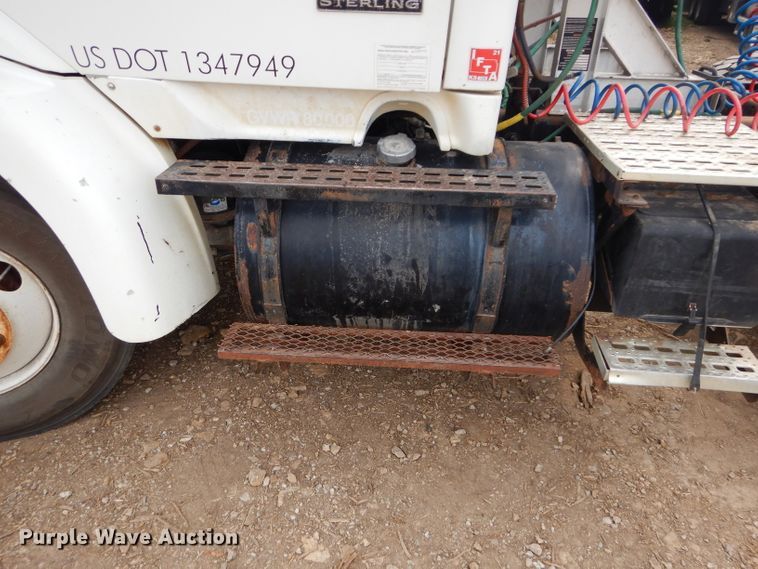 image for item DM4342 2002 Sterling A9500  semi truck