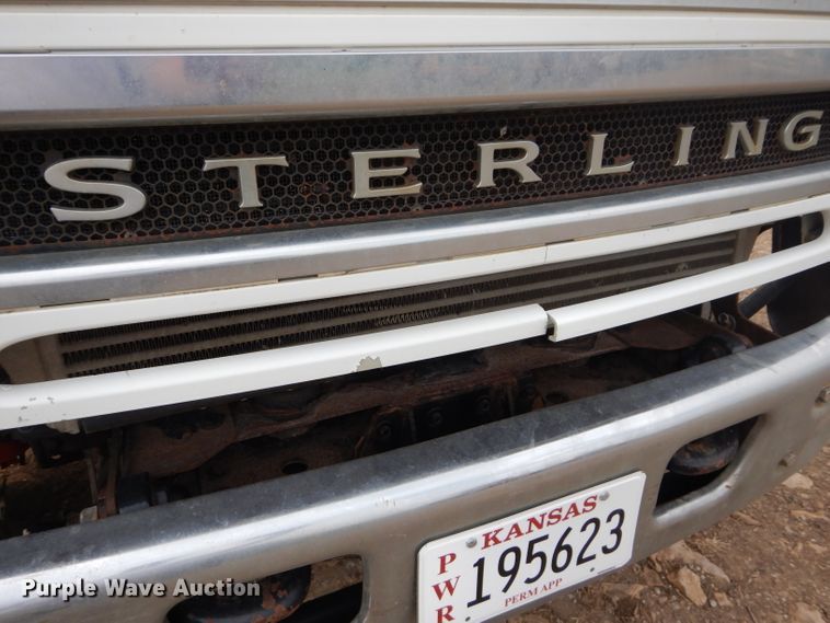 image for item DM4342 2002 Sterling A9500  semi truck