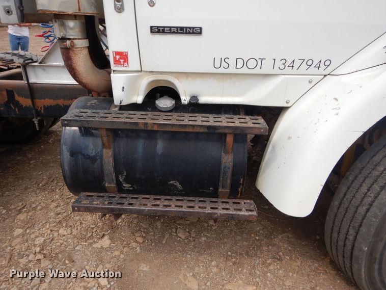 image for item DM4342 2002 Sterling A9500  semi truck