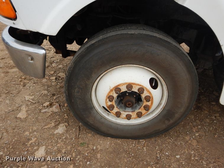 image for item DM4342 2002 Sterling A9500  semi truck