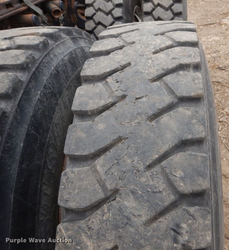 image for item DM4342 2002 Sterling A9500  semi truck