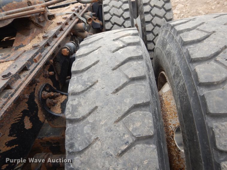 image for item DM4342 2002 Sterling A9500  semi truck