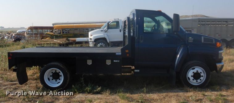 image for item DM5268 2005 Chevrolet C4500  flatbed truck