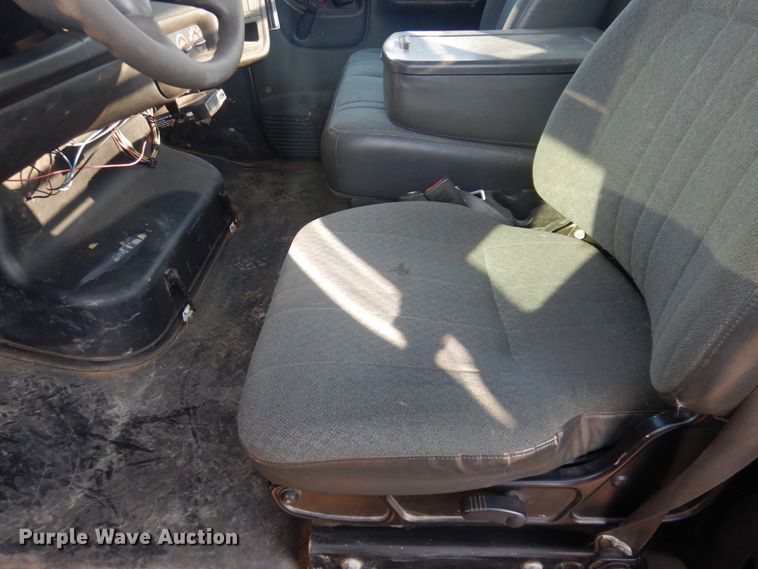 image for item DM5268 2005 Chevrolet C4500  flatbed truck