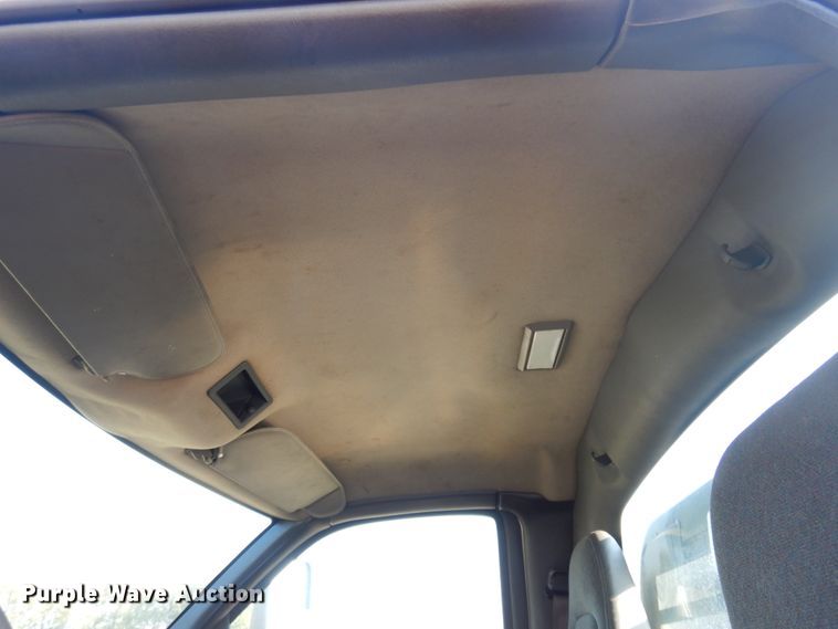 image for item DM5268 2005 Chevrolet C4500  flatbed truck